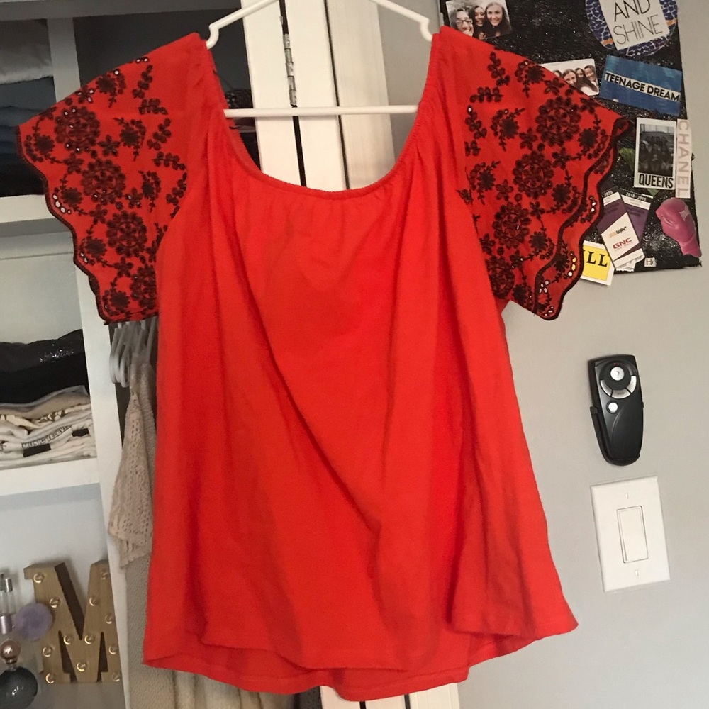 Off The shoulder top